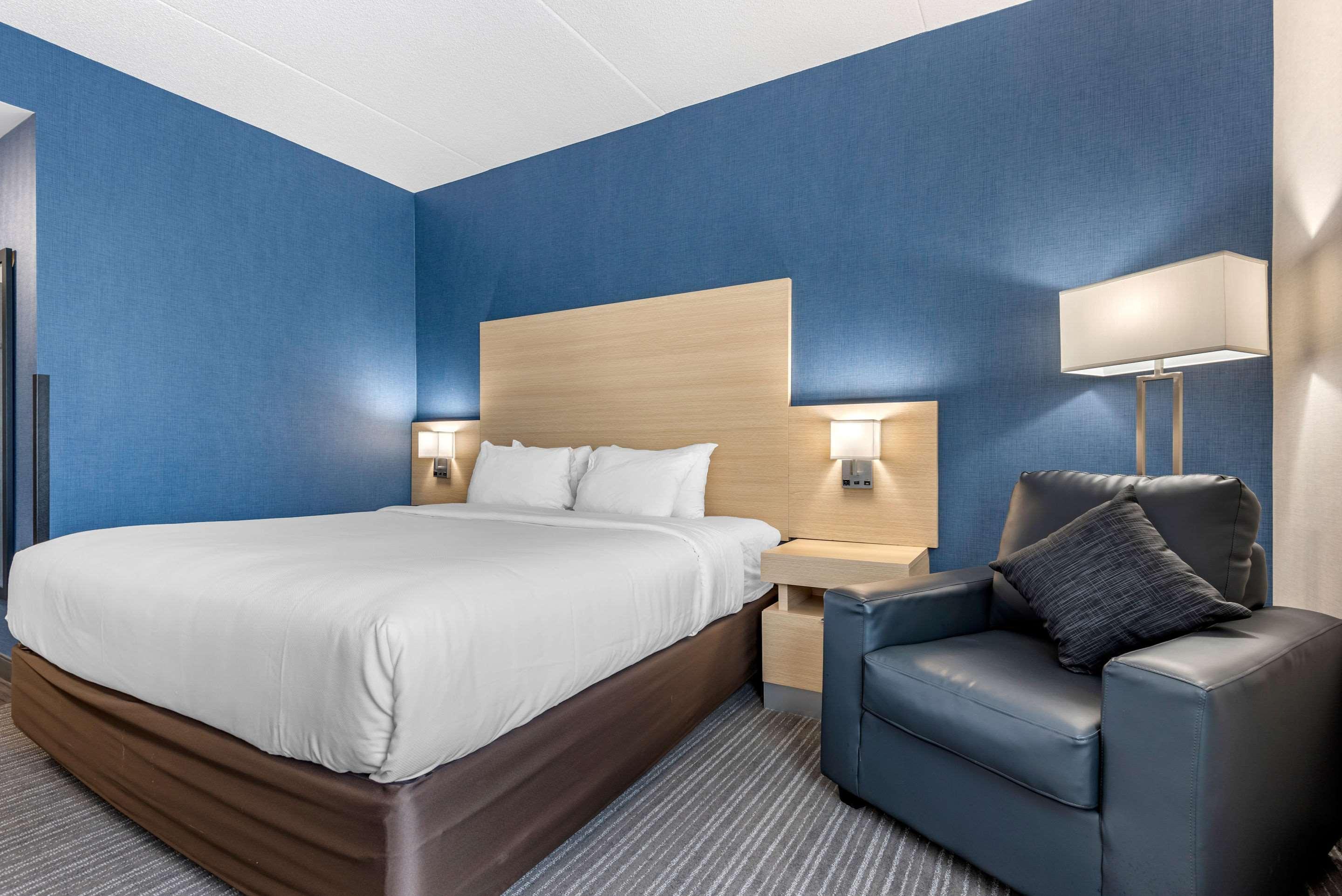 Quality Inn & Suites Оквилль Экстерьер фото