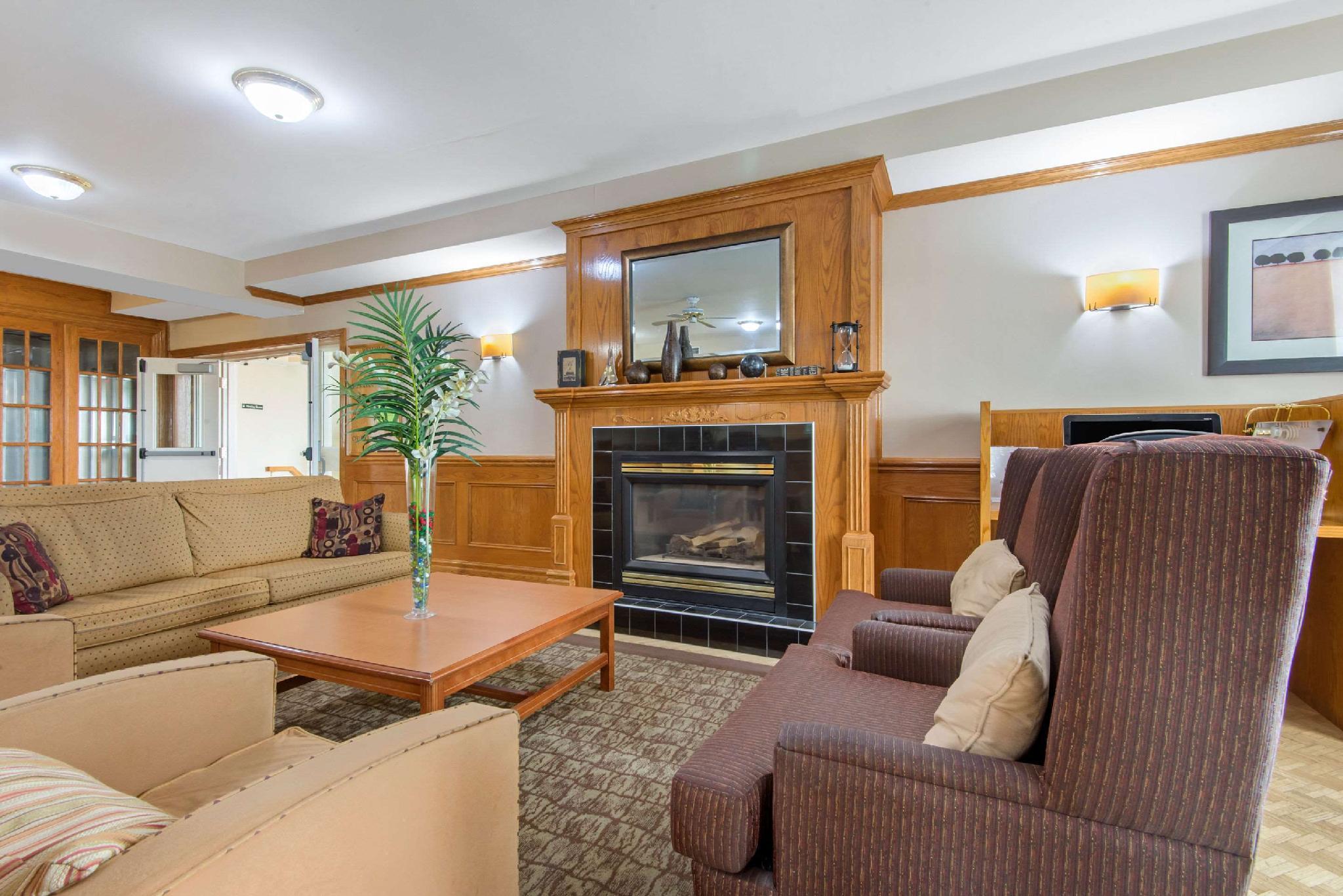 Quality Inn & Suites Оквилль Экстерьер фото