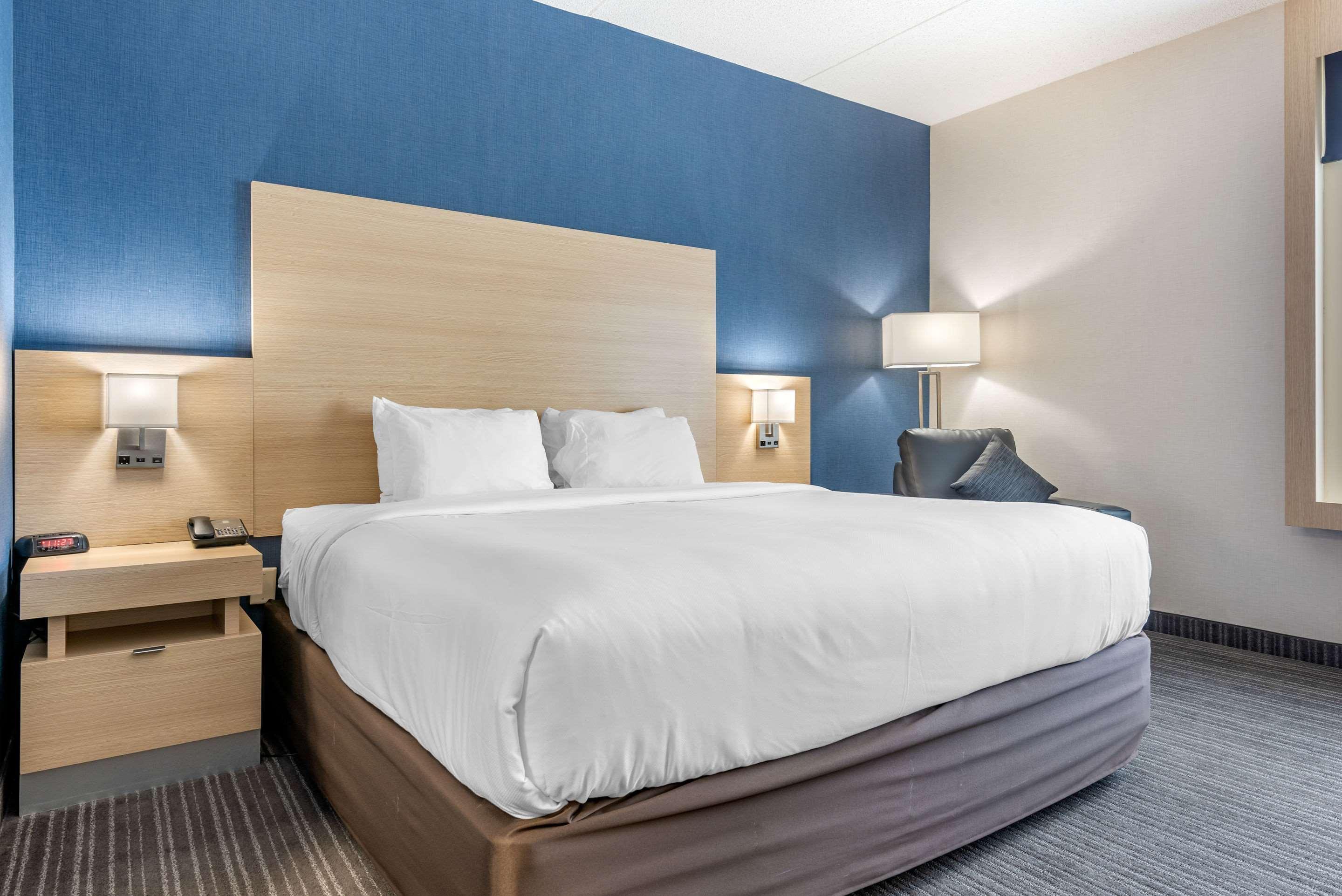 Quality Inn & Suites Оквилль Экстерьер фото