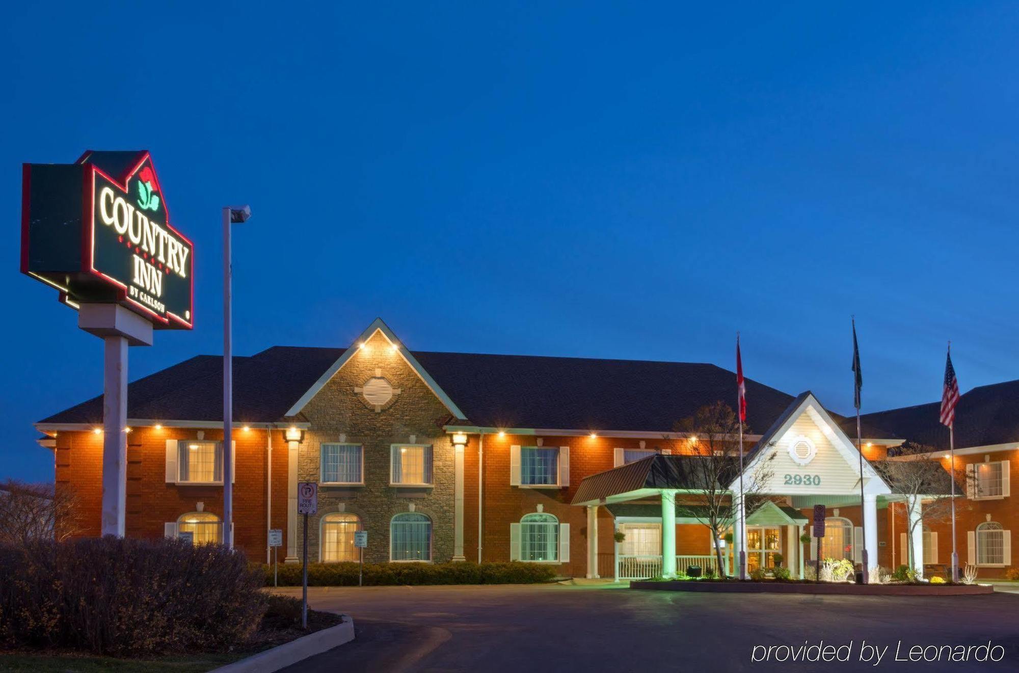 Quality Inn & Suites Оквилль Экстерьер фото