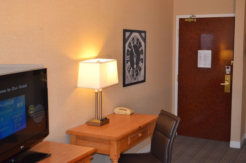 Quality Inn & Suites Оквилль Экстерьер фото