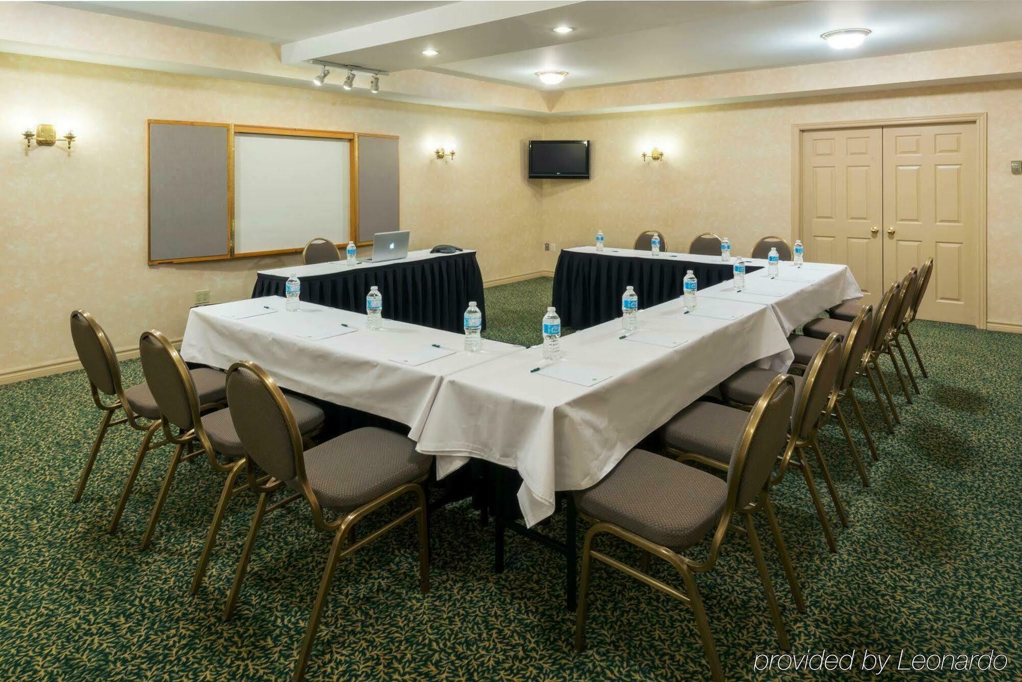 Quality Inn & Suites Оквилль Экстерьер фото
